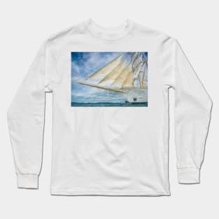 Sailing towards adventure Long Sleeve T-Shirt